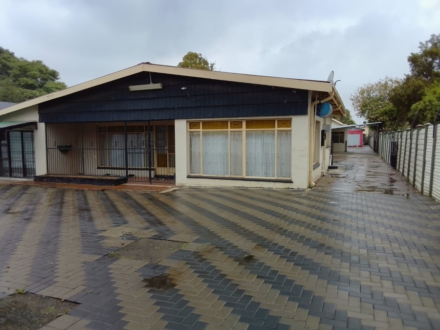 To Let 1 Bedroom Property for Rent in Oos Einde North West